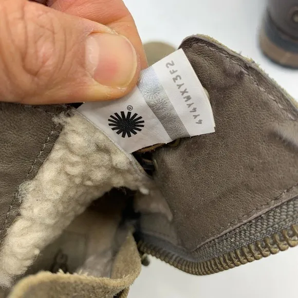 UGG Kilmer II Boots Womens 6 Side Zip Water Resistant Sherpa Fur Lined Lace Up