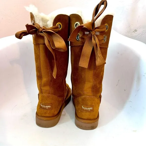 UGG KOOLABURRA Andrah Tall Suede Sheepskin Lined Bow Back Boots Camel Sz 10 NWOB