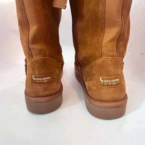 UGG KOOLABURRA Andrah Tall Suede Sheepskin Lined Bow Back Boots Camel Sz 10 NWOB