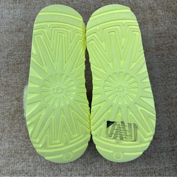 UGG Latin Fur Margarita Yellow Slides/Sandals Women’s Size 8