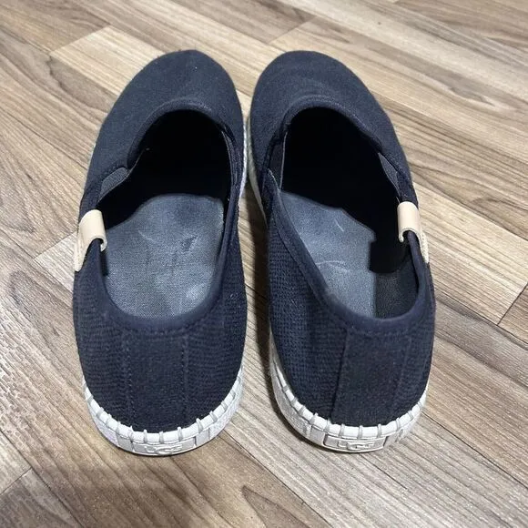 UGG Luciah Slip On Sneakers Women's Round Toe Espadrille Inspired‎ Black Size 9