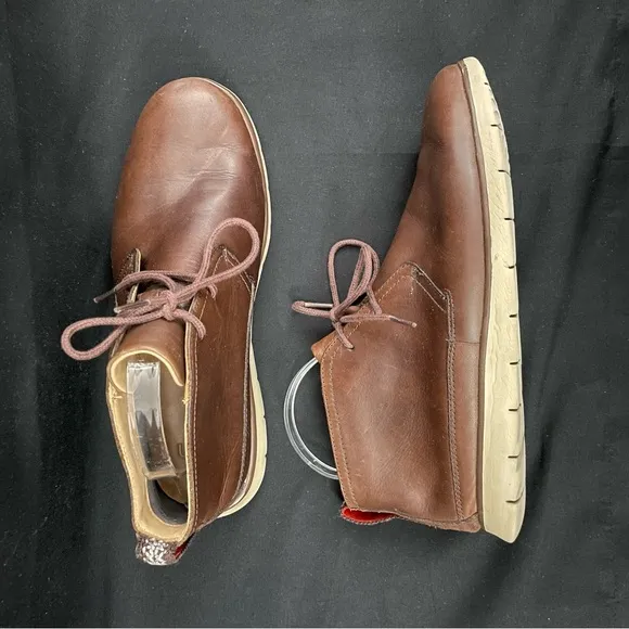UGG Men’s Treadlite Energ Waterproof Brown Leather Chukka Boots Size 10
