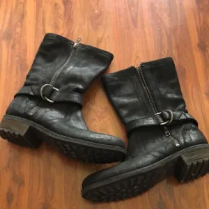 UGG Moto black leather boots distressed black so 8.5