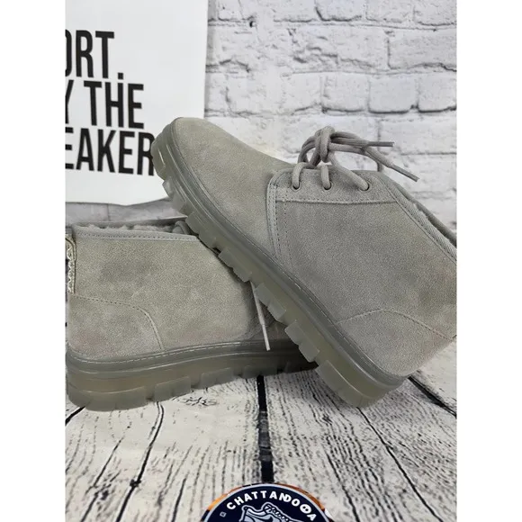 UGG Neumel Ankle Boots Womens SZ 11 Grey Suede Leather Wool Lined Chukka Gray