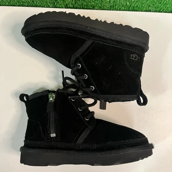 UGG Neumel Black Ankle Chukka Shearling Lined Boots Kids Toddler Unisex Size 11