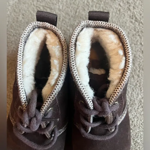 UGG Neumel II Tasman Youth size 2 Brown Boots