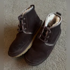 UGG Neumel II Tasman Youth size 2 Brown Boots