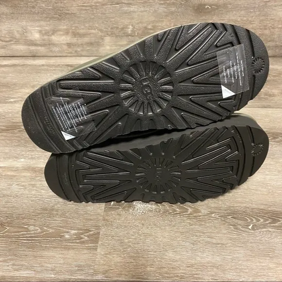 UGG | Neumel Platform Zip Chukka Boots In Ultra Matte Seaweed Size 11 NEW