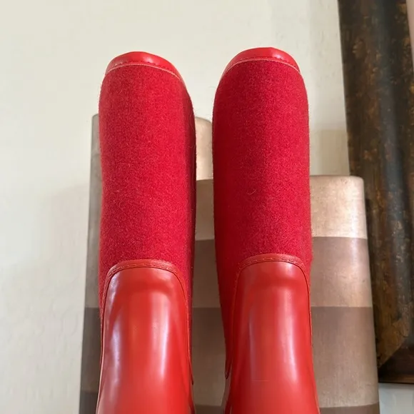 UGG *NWT* Women’s Reignfall Wool Lined Boots