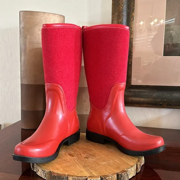 UGG *NWT* Women’s Reignfall Wool Lined Boots