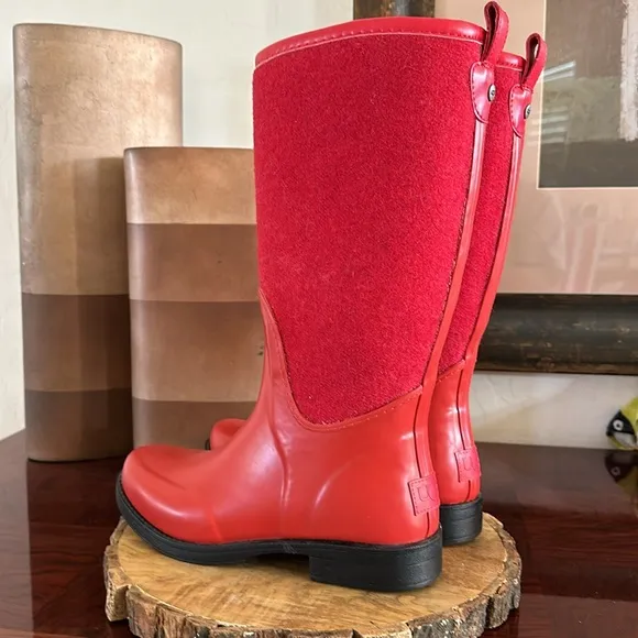 UGG *NWT* Women’s Reignfall Wool Lined Boots
