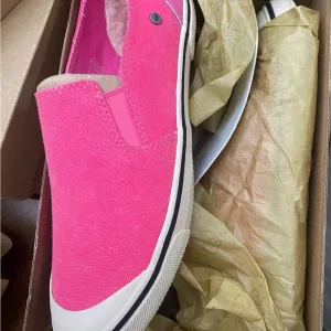 UGG Pink Sneakers Vibrant Slip-On Style