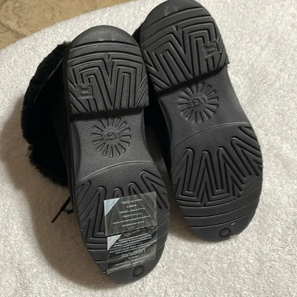 Ugg pure boot Size 6 New