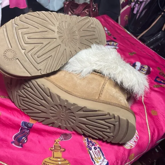 UGG Tan and Cream Boots y2k inspired