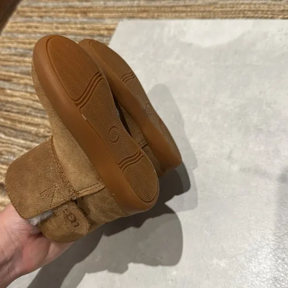 Ugg toddler keelan sz 6 boots Sherpa fleece lined Uggs