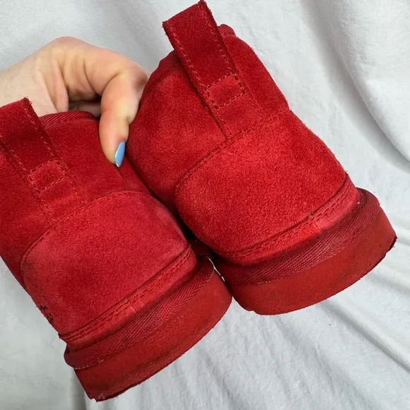 UGG Women's Neumel Classic Red Fur Lined Suede Lace-up Chukkas Size 9