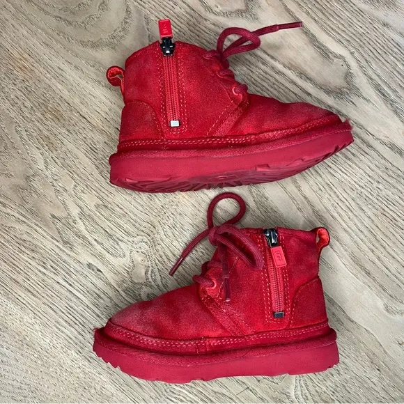 Ugg X Elmo Neumel II Sesame Street Kid’s Mini Boots Fur Lined Red Size 10