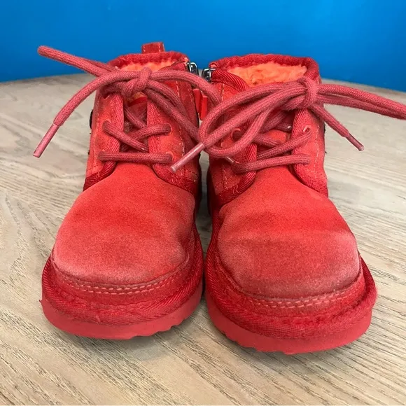 Ugg X Elmo Neumel II Sesame Street Kid’s Mini Boots Fur Lined Red Size 10