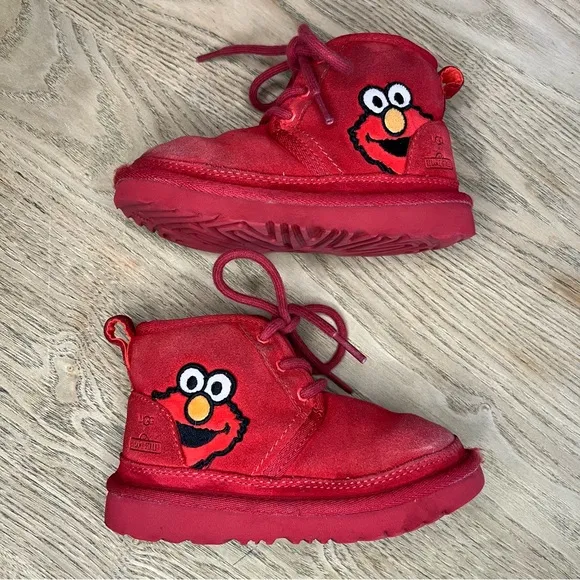 Ugg X Elmo Neumel II Sesame Street Kid’s Mini Boots Fur Lined Red Size 10