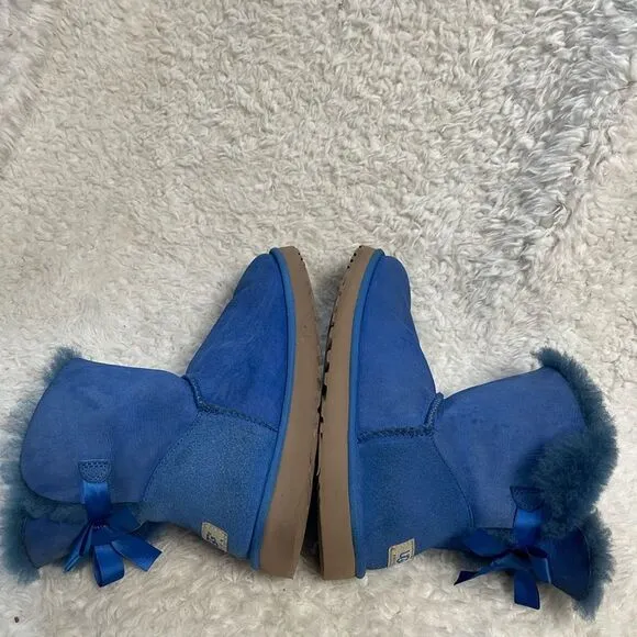 UGG women’s Royal Blue Sheepskin slip on Boots bow accent fur lining SZ10