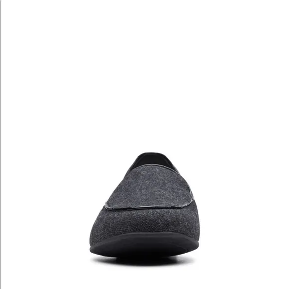 UnBlush Ease by Clark’s Gray Wool Blend Loafers Black Patent Thin Trim Size 8