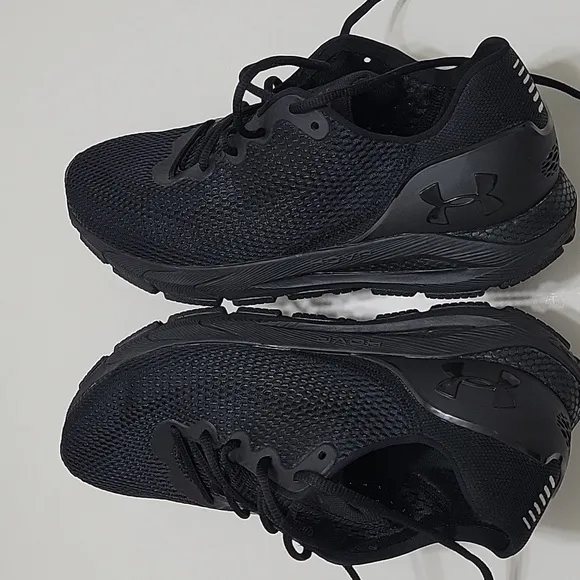 Under Armour Hovr Sonic 4 Sneaker