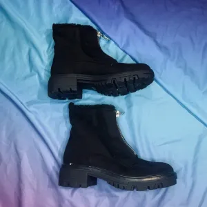 Unisa Suede Zip Black Fur Trim Boots 6.5M Bikercore Biker lined goth platform