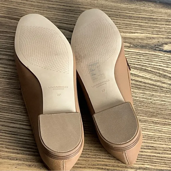 Vagabond Cleo Tan Leather Loafers, New in Box