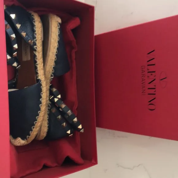 VALENTINO  GARAVANI Navy Blue Leather Rockstud Ankle Strap Espadrilles SZ 35