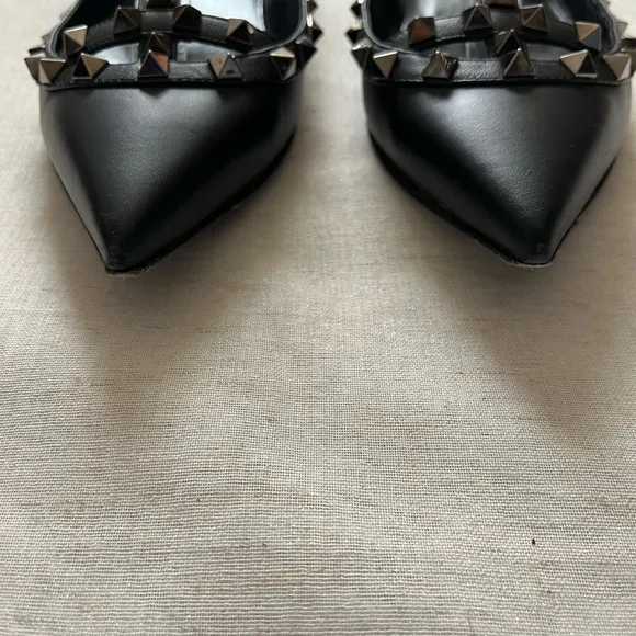 Valentino Garavani Noir Rockstud Cage Flats EU 37 US 7 Black Pointed Toe