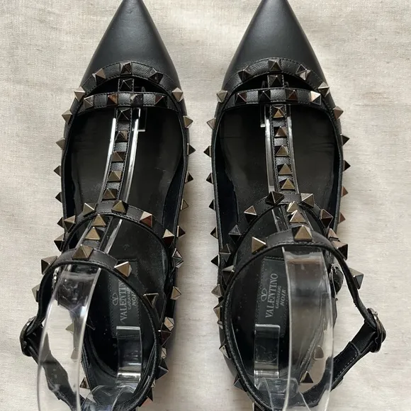 Valentino Garavani Noir Rockstud Cage Flats EU 37 US 7 Black Pointed Toe