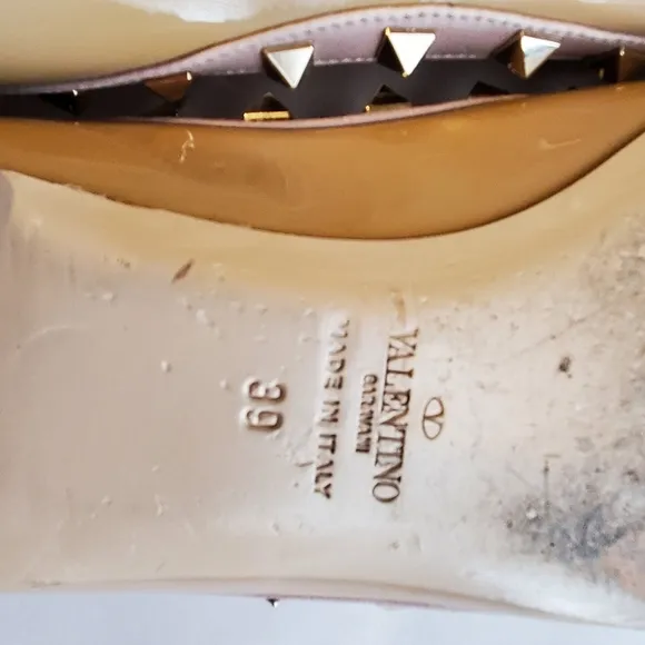 Valentino Rockstar.  ballet pointed toe flats. Nude. Sz 39.