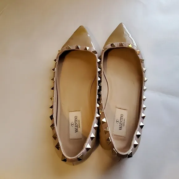 Valentino Rockstar.  ballet pointed toe flats. Nude. Sz 39.