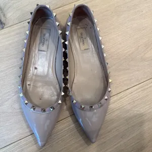 Valentino rockstud nude patent leather flats pointy toe ballerina