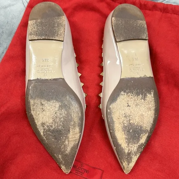 Valentino rockstud pointed flats. Nude patent leather. In great condition!