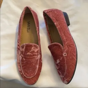VANELI ROSE VELVET FLATS.  NEW.