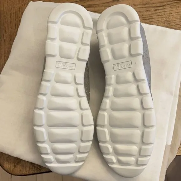 VANELI SPORT SNEAKERS.  NEW
