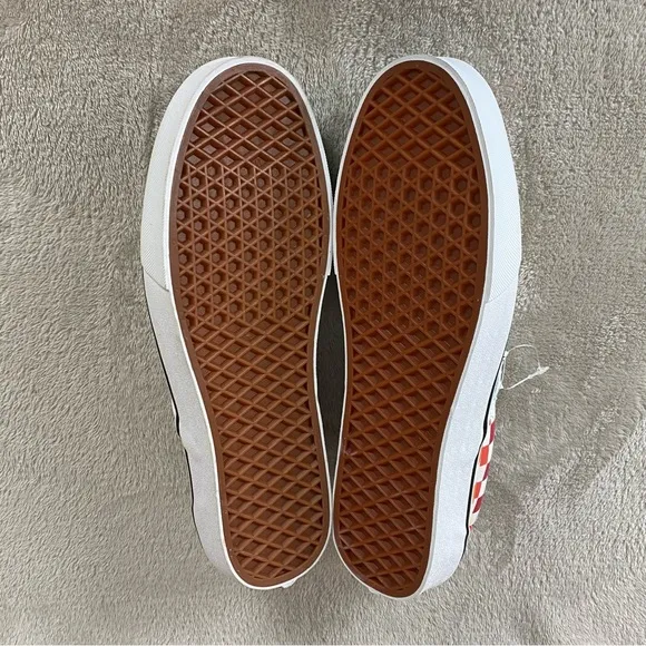 Vans Checkerboard Mens Slip On Sneaker Skate Shoes 10 White Red Canvas NEW