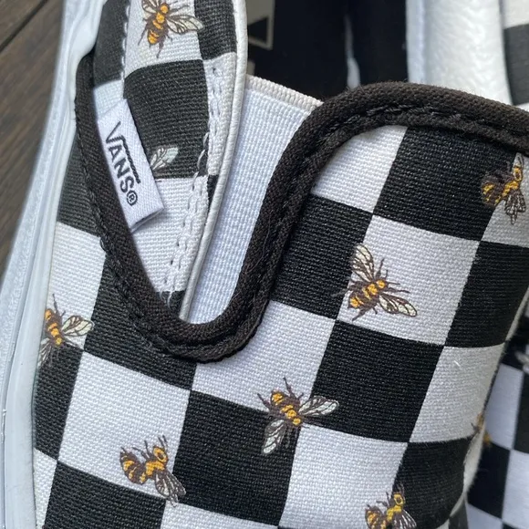 VANS Checkered Bumble Bee Slip-On Sneakers Womens Sz 10 Black White