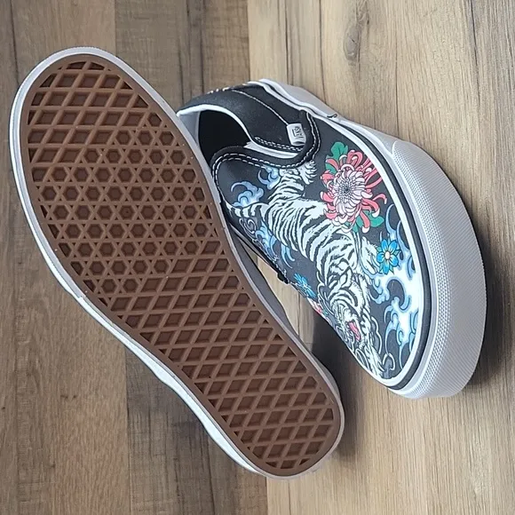 Van's classic slip on Brand new in the box no lid authentic uper textile size  7