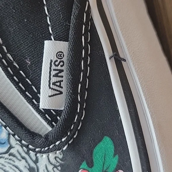 Van's classic slip on Brand new in the box no lid authentic uper textile size  7