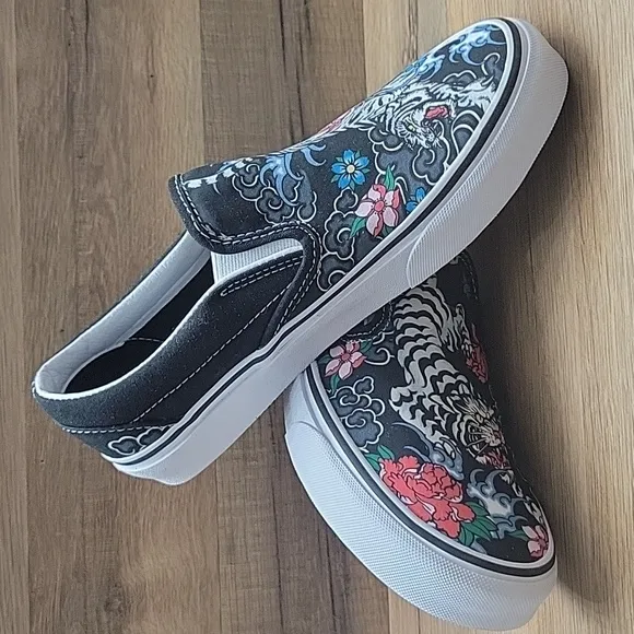 Van's classic slip on Brand new in the box no lid authentic uper textile size  7