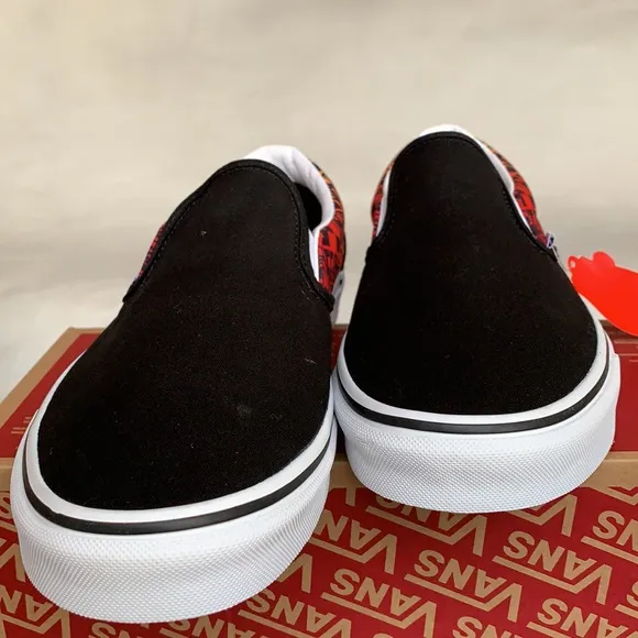 VANS CLASSIC SLIP ON LOGO FLAME BLACK/TRUE WHITE W