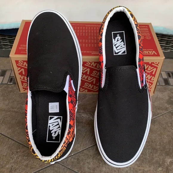 VANS CLASSIC SLIP ON LOGO FLAME BLACK/TRUE WHITE W