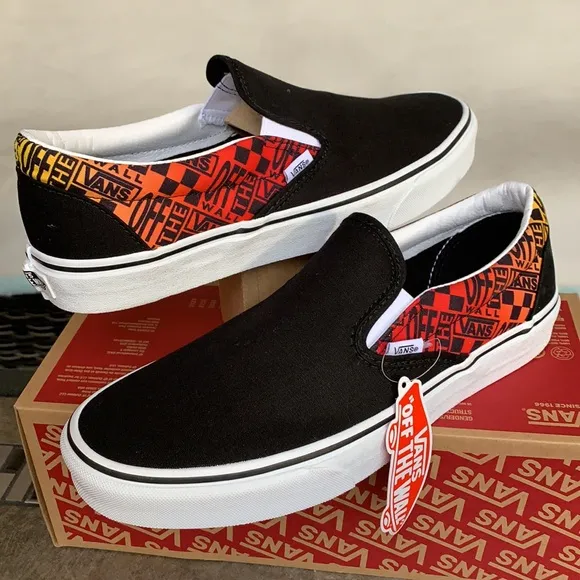 VANS CLASSIC SLIP ON LOGO FLAME BLACK/TRUE WHITE W