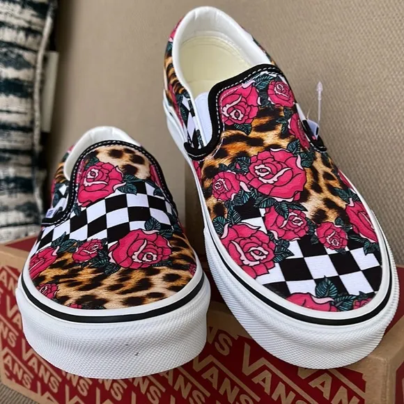 Vans Classic Slip-On Rose / Animal Check True White Multi WMNS