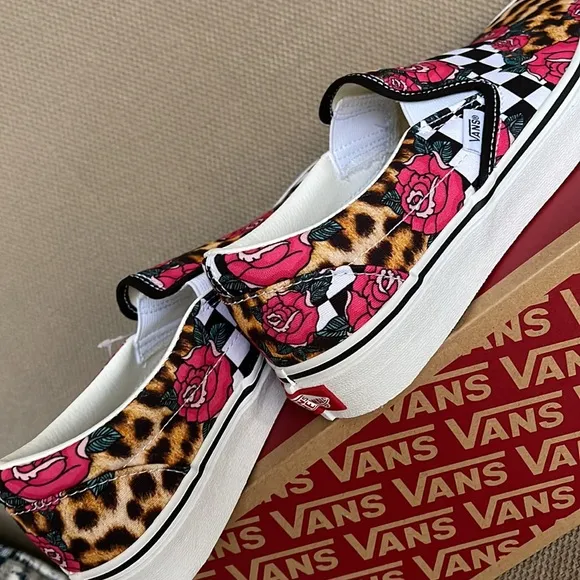 Vans Classic Slip-On Rose / Animal Check True White Multi WMNS
