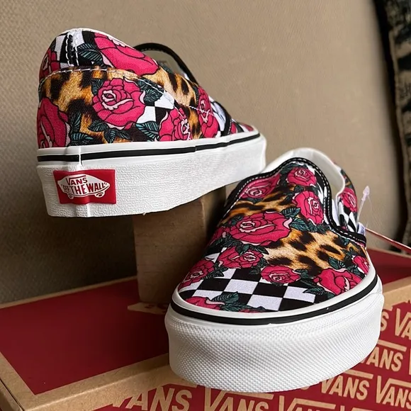 Vans Classic Slip-On Rose / Animal Check True White Multi WMNS