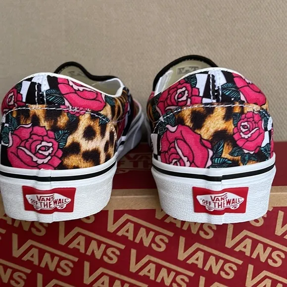 Vans Classic Slip-On Rose / Animal Check True White Multi WMNS