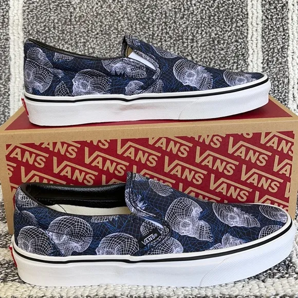 Vans Classic Slip-On Wireframe Skulls Black/True White WMNS